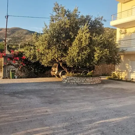 Apollon's דירה