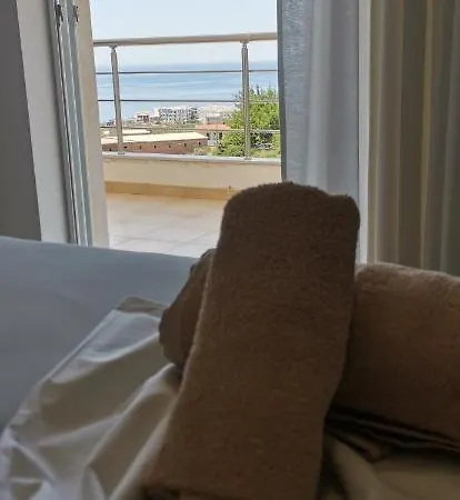 Apollon's Apartment *